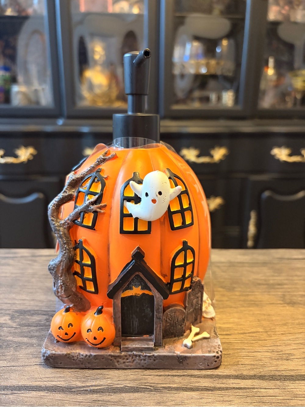 Halloween Pumpkin Soap Dispenser - large 8” x 4.5” - Picture 8 of 8